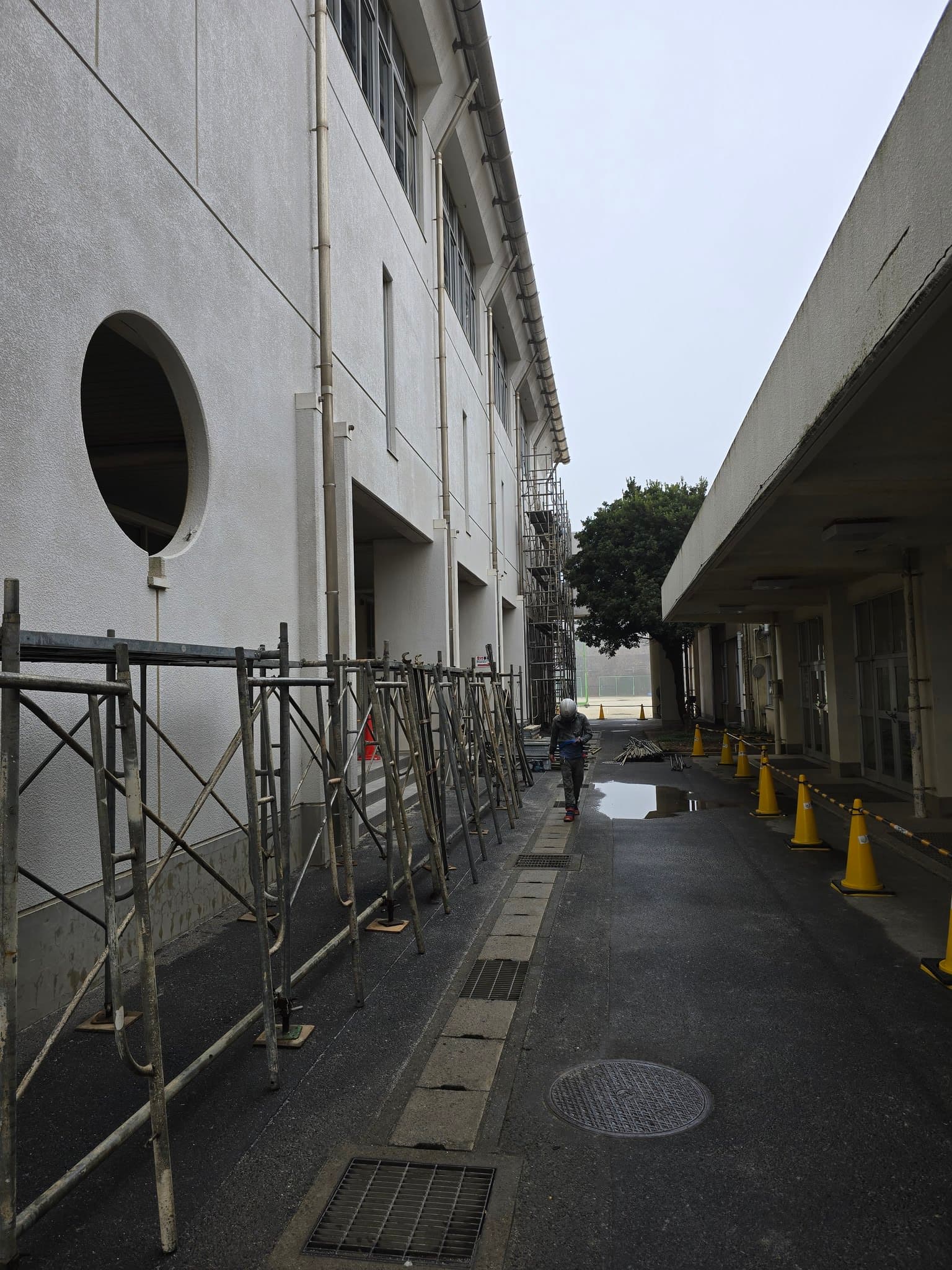 施工現場の通路の様子